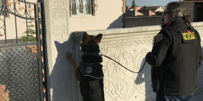 Sokak Satıcılarına Uyuşturucu Operasyonu: 30 Gözaltı