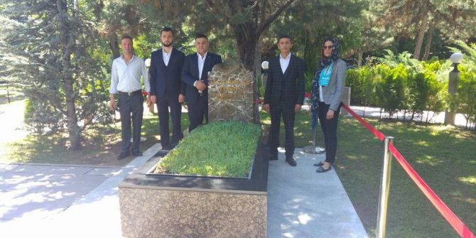 Bahçeli’ye 82 Numaralı Forma İle İnegöl’ün İl Olma Mesajı