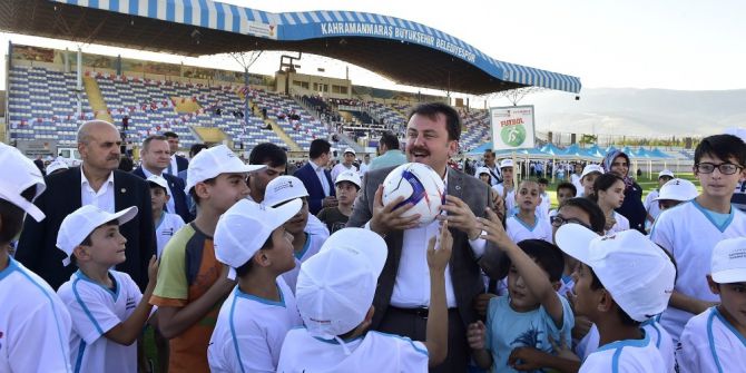 Kahramanmaraş’ta Yaz Spor Okulu Açıldı