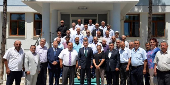 Vali Büyükakın Muhtarla Buluştu