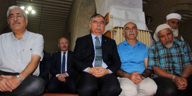 Bakan Yılmaz: "15 Temmuz Şanlı Bir Destan Olmuştur"