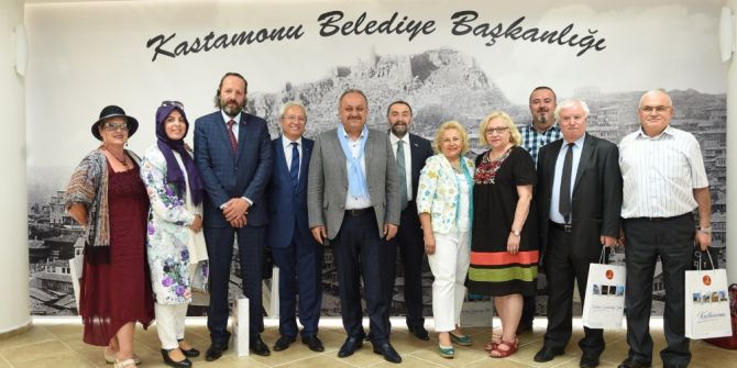 Tahsin Babaş, Tüm-karder Tarafından ‘Yılın Belediye Başkanı’ Seçildi