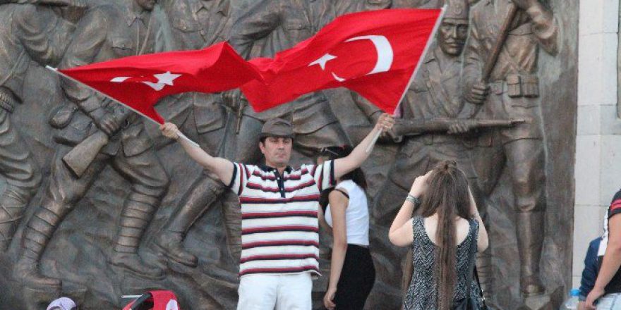 Kayseri’de On Binlerce Kişi Ankara’daki Duaya ’Amin’ Dedi