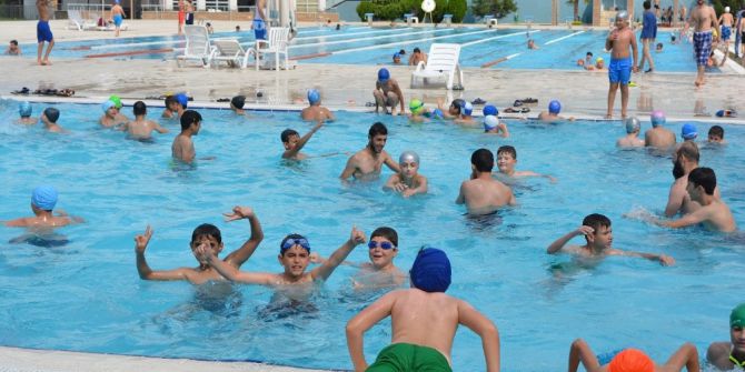 Yüzme Havuzlarında Yaz Yoğunluğu