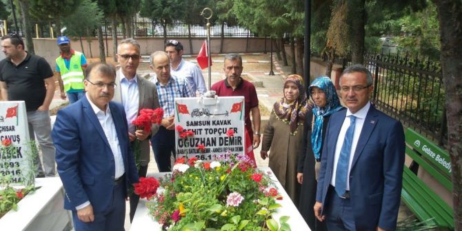 Başkan Köşker’den Şehitlik Ziyareti