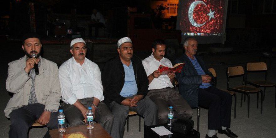 Muradiye’de Demokrasi Nöbetine Ara Verildi