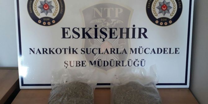 Eskişehir’e Sokulmak İstenilen 1 Kiloluk Bonzai İle Birlikte 2 Kişi Yakalandı