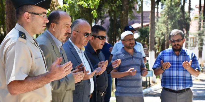 Dursunbey’de Şehit Mezarlarına Ziyaret
