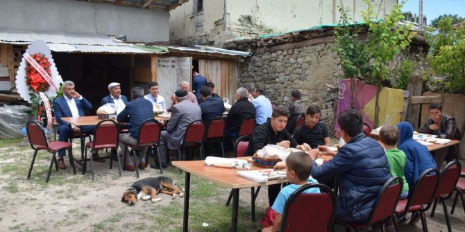 Kaymakam Erdem Şehit Ailesini Mutlu Günlerinde Yalnız Bırakmadı