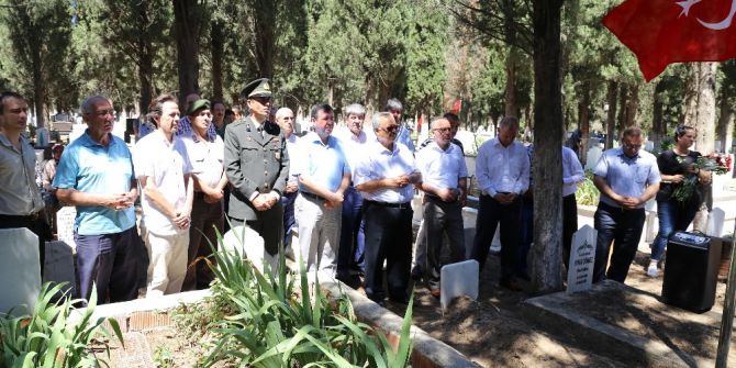 15 Temmuz Etkinlikleri Şehit Kabirlerinin Ziyaret Edilmesiyle Başladı