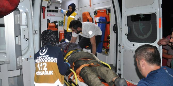 Parçalanan Traktörden Sağ Kurtuldu