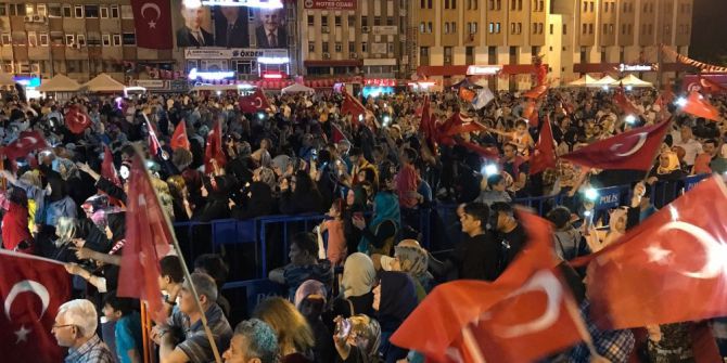 Sakarya’da ‘Demokrasi Nöbeti’ Başladı