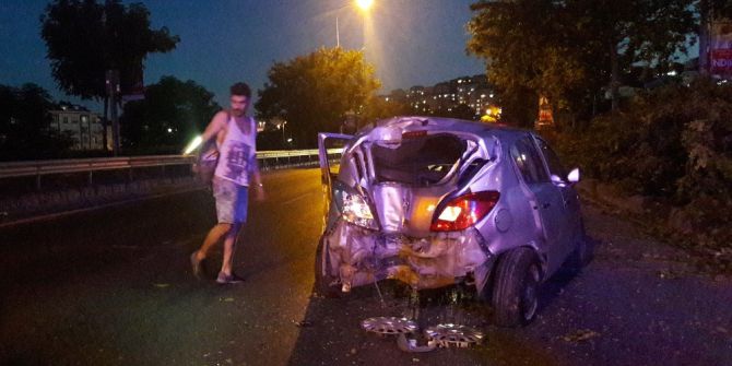 Kaza Yapan Sürücü Dakikalarca Plakasını Aradı