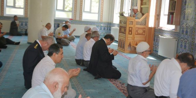 Vali Demir; "Etten Kemikten Olan İnsanlar Tanklara, Tüfeklere, Uçaklara Meydan Okudular"