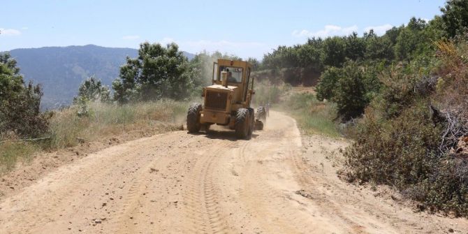 Büyükşehir Yol Ekipleri Çalışmalarını Kuyucak’ta Sürdürüyor
