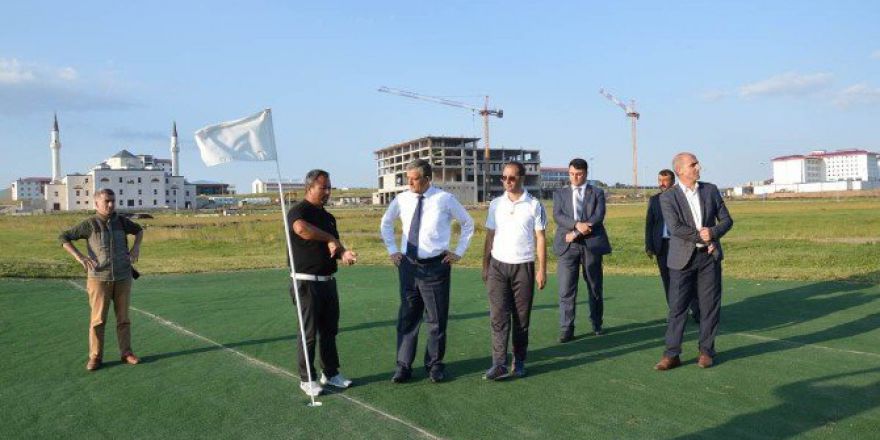 Vali Özefe Ardahan’da Kamp Yapan Golfcüleri Ziyaret Etti