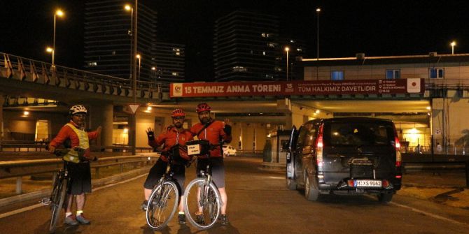 15 Temmuz Şehitleri İçin Almanya’dan Türkiye’ye Bisikletleriyle Geldiler