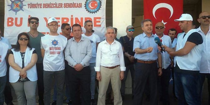 İzmir’de Yolcu Ve Araba Vapuru Seferleri Durdu