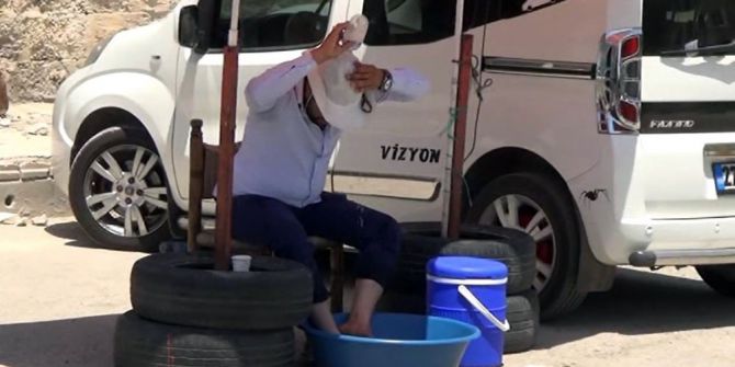 Sıcaktan Bunalan Vatandaşlar Ne Yapacağını Şaşırdı