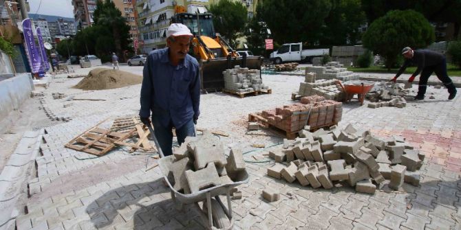 Bayraklı’nın Cadde Ve Sokakları Yenileniyor