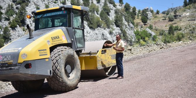 Alanya Belediyesi’nden Yayla Yollarına Asfalt