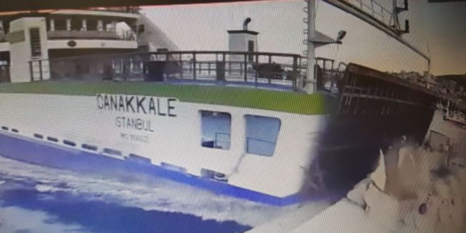 Arabalı Vapur İskeleye Çarptı