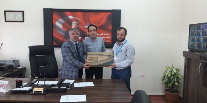 Okullara Yardım Yağdı