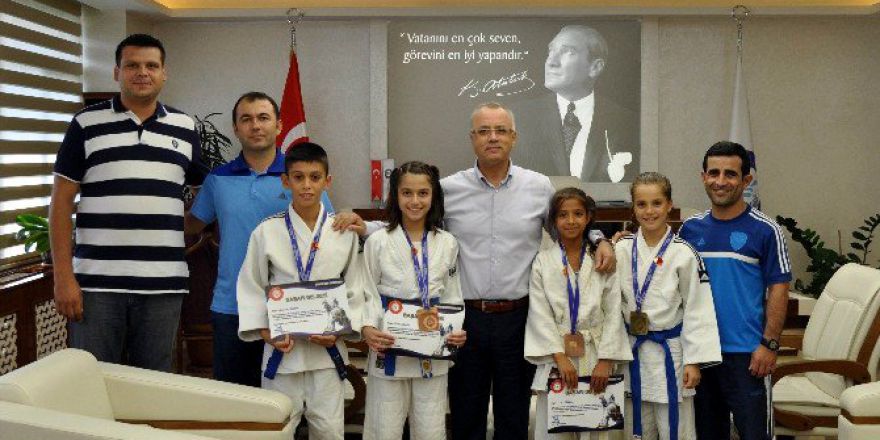 Başkan Kayda, Şampiyon Judocuları Ödüllendirdi