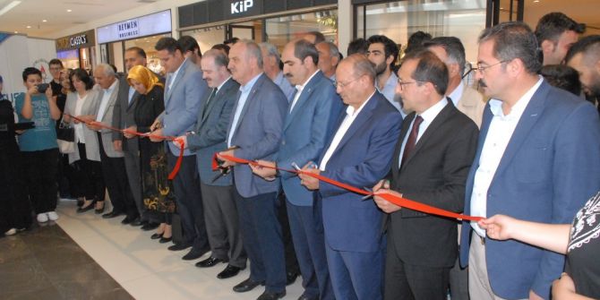 Van’da 15 Temmuz Konulu Resim Sergisi