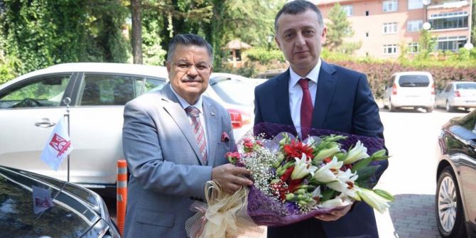 Vali Büyükakın’dan Başkan Yağcı’ya Ziyaret