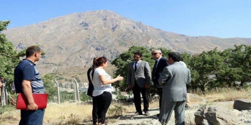 Vali Toprak Tarihi Mekanları Ziyaret Etti