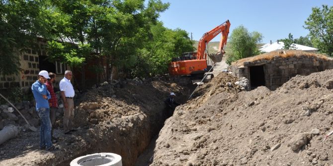 Elmakaya Beldesinde Hummalı Çalışma