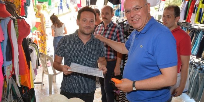 Başkan Eşkinat Yeni Açılan İş Yerlerinin Ruhsatlarını Bizzat Teslim Etti