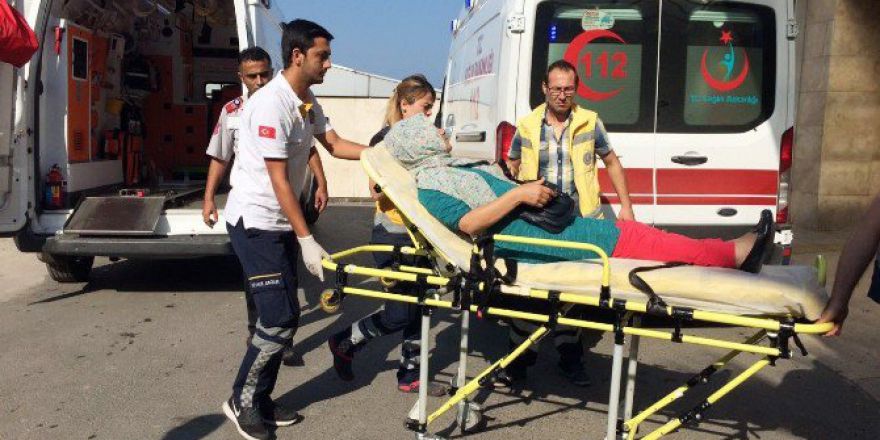 Kontrolden Çıkan Tır’ın Dorsesi Halk Otobüsüne Çarptı: 10 Yaralı