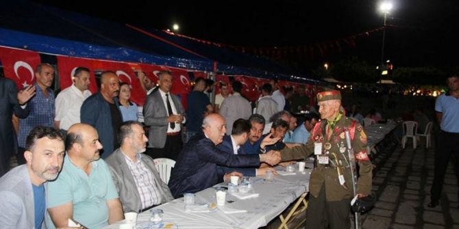 İskenderun’da Demokrasi Nöbeti Başladı