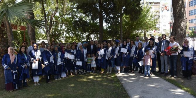 Yunusemre’de Anne Üniversitesi 2. Mezunlarını Verdi