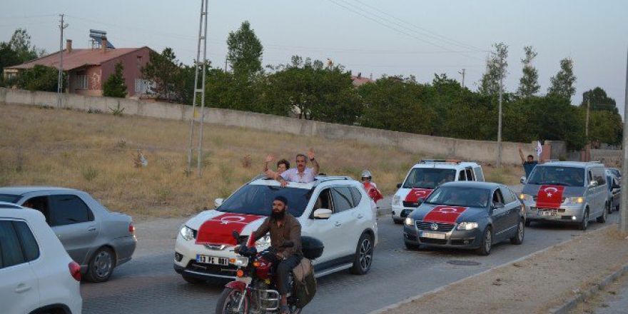 Adilcevaz’da Milli İrade Ve Demokrasi Konvoyu