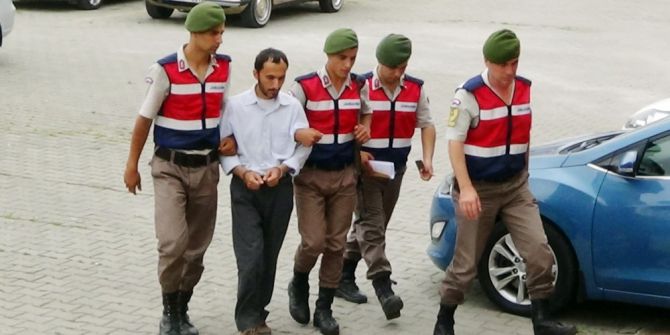 Bayrağı Sökmeye Çalışan Şahıs Tutuklandı