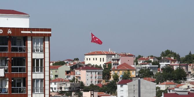 Atatürk Evi’ne Dev Türk Bayrağı