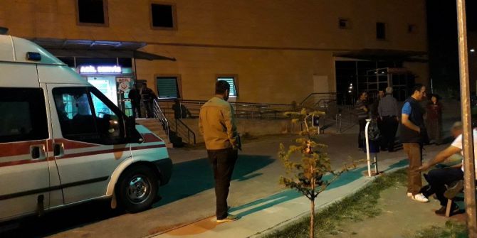 Karısını Tüfekle Öldürdü