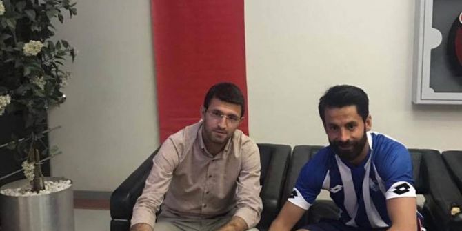 B.b.erzurumspor, İç Transferde Üç Oyuncusu İle Sözleşme İmzaladı