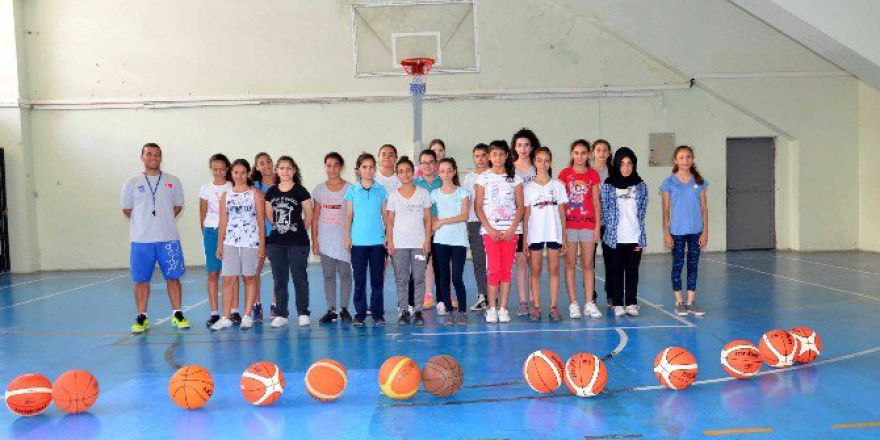 Sevinç: "Başarılı Sporcuları Kentimizdeki Kulüplere Kazandıracağız"