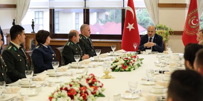 Bakan Işık, 15 Temmuz Gazisi Askerlerle Bir Araya Geldi