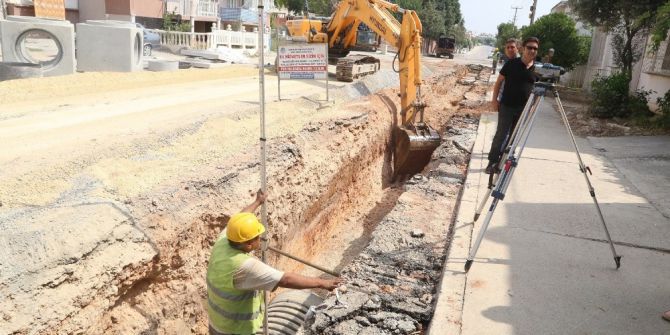 Meski, Tarsus’ta Yağmur Suyu Hattı Döşeme Çalışmalarına Başladı