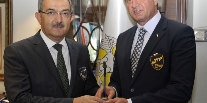 Rektör Şahin, Federasyonun Sağlık Kuruluna Seçildi