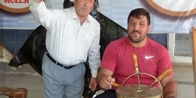 Balıkçı Kenan’dan Recep Kara’ya Balık Ziyafeti