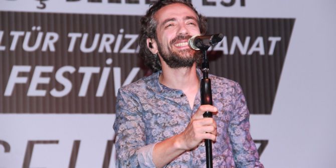 Gülüç’te Resul Dindar Hayranlarını Coşturdu