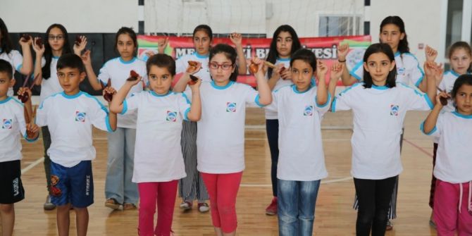 Melikgazi Belediyesi Yaz Okulları Hem Eğitiyor, Hem Öğretiyor