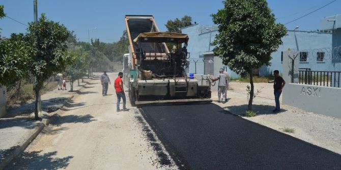 Ceyhan’da Altyapısı Tamamlanan Bulvarlar Asfaltlanıyor