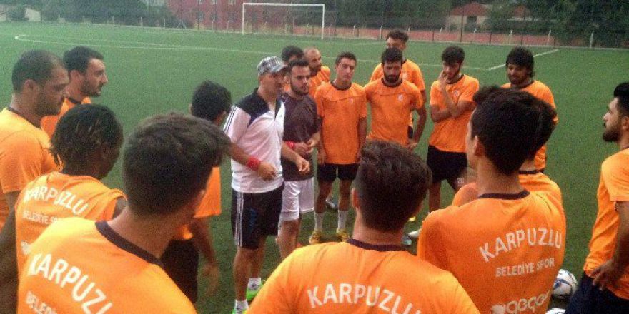 Karpuzlu Belediyespor Top Başı Yaptı